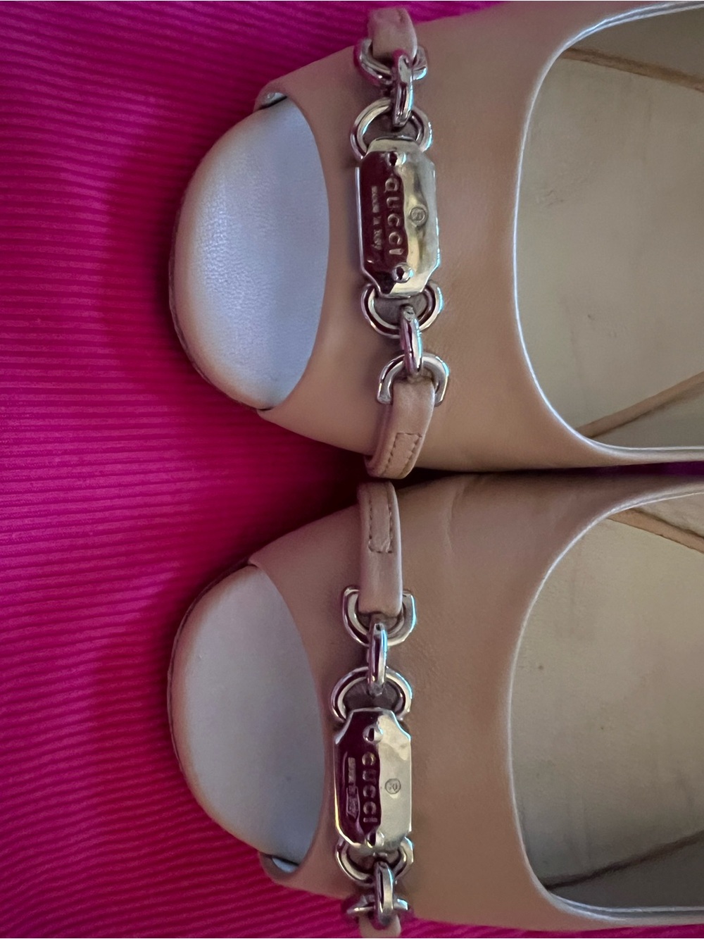 Gucci Beige Leather Peep-Toe Flats with Silver Chain Accent - Picture 3 of 4